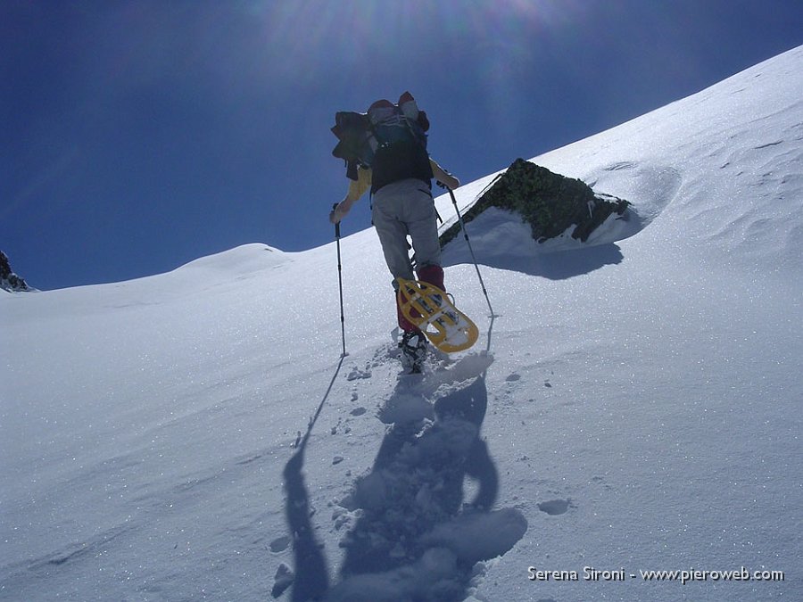 01 battiamo neve per arrivare ad aprire il FALC.jpg